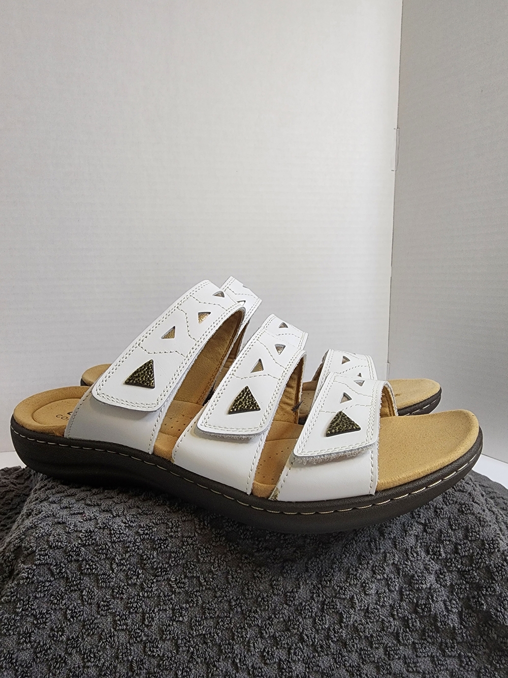 Clarks Women's White Adjustable Strap Slide Sandals Sz 12 Wide NIB